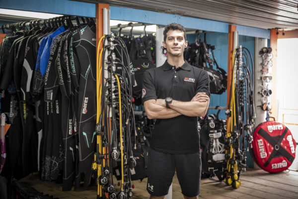 SSI Divemaster + eLearning Bundle