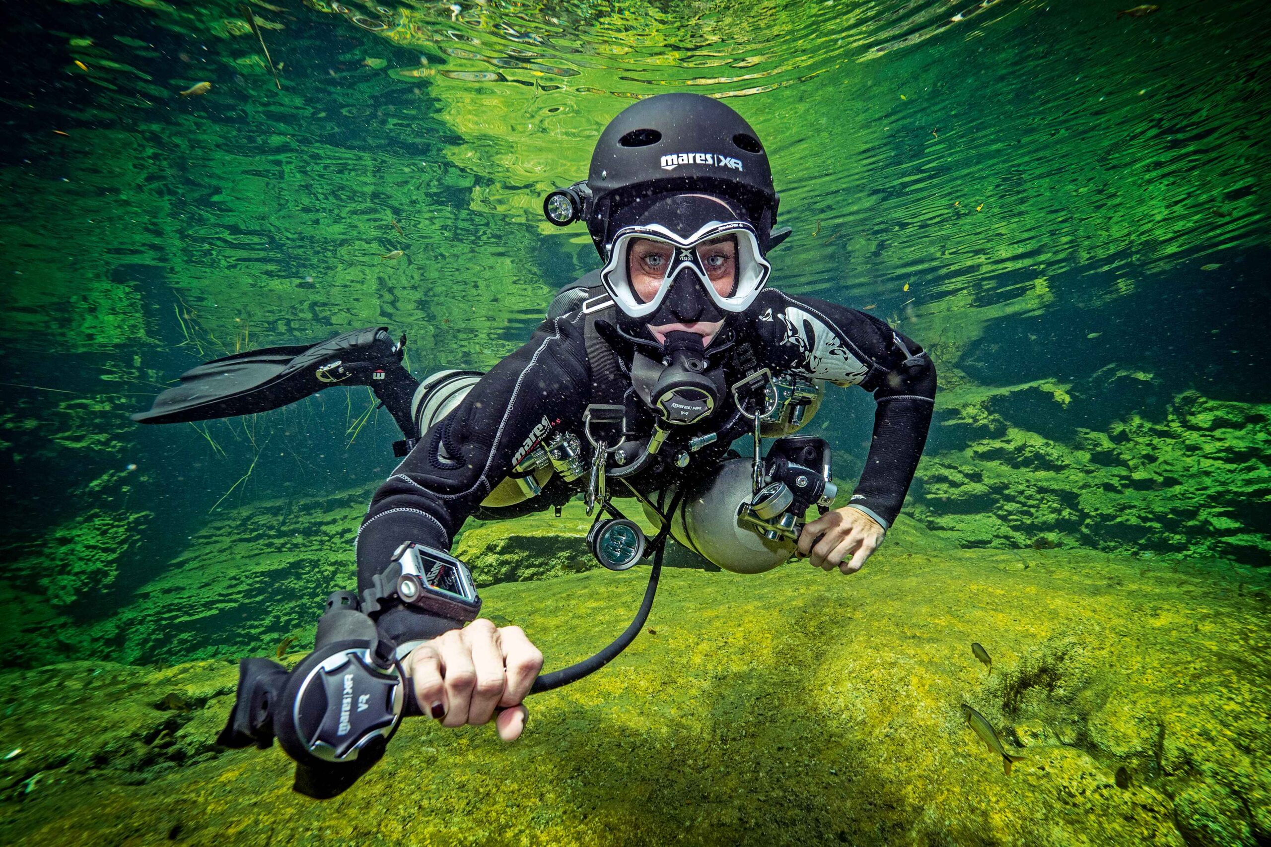 learn to scuba dive with aquatica diving centre in malta gear master diver ssi sidemount and dpv courses